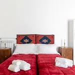 Sant\'Agostino Apartment By Domusicily