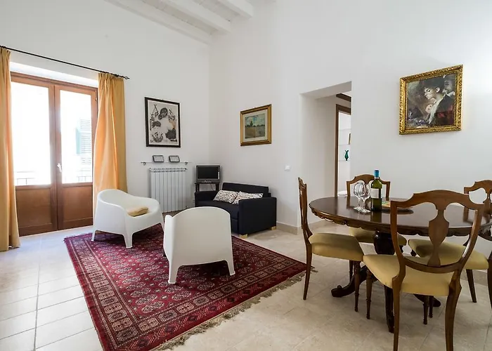Sant\'Agostino Apartment By Domusicily